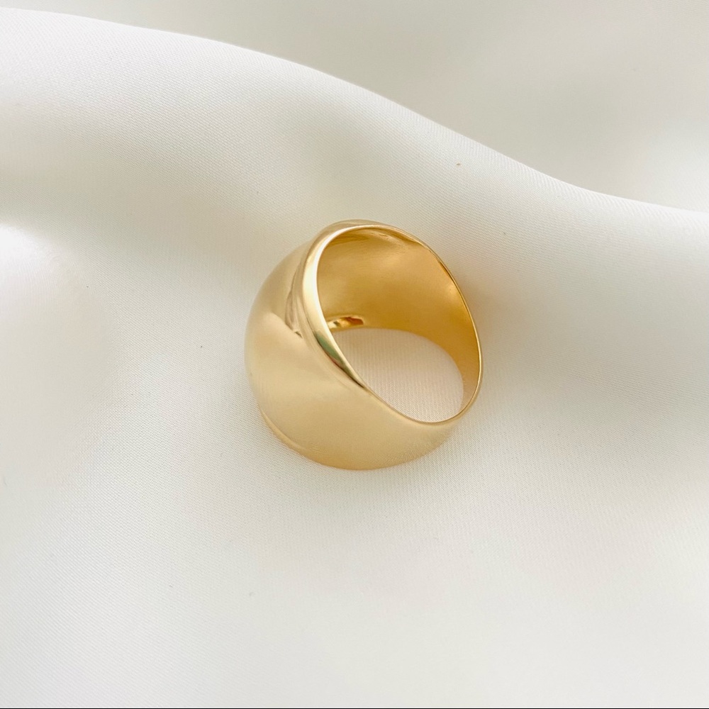 Round Cigar Band Ring